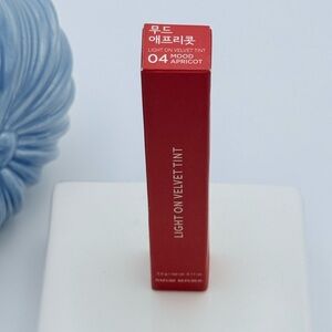 Light On Velvet Tint - Mood Apricot